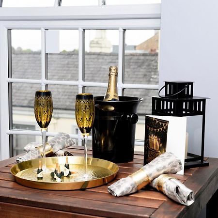 The Penthouse Gathering - Town Centre - Sleeps Up To 16 Wrexham Eksteriør billede