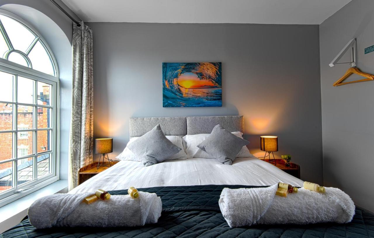 The Penthouse Gathering - Town Centre - Sleeps Up To 16 Wrexham Eksteriør billede